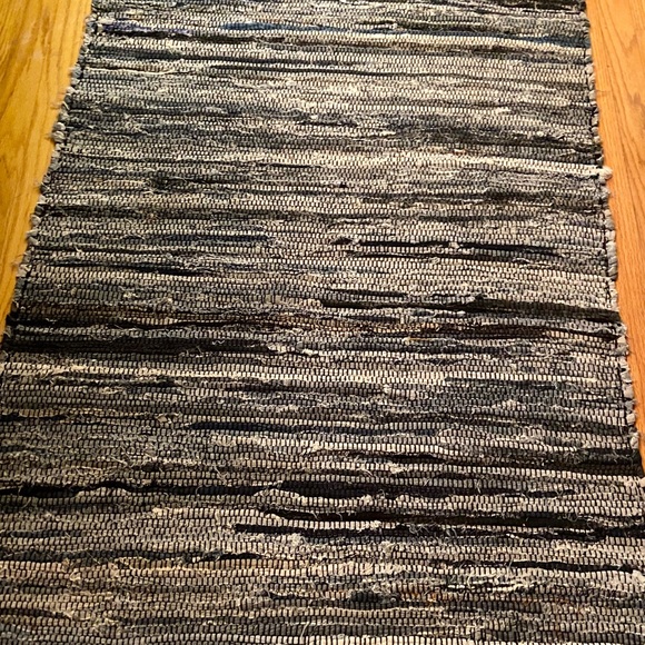 Throw Rug - Picture 6 of 6